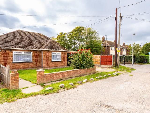 Bungalow for sale in Mile Town, Oad Street