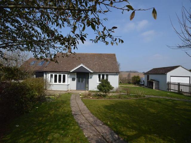 Bungalow for sale in Chipping Hill, Essex