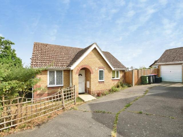 Bungalow for sale in Chipping Hill, Essex