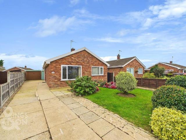 Bungalow for sale in Acle, Crostwick