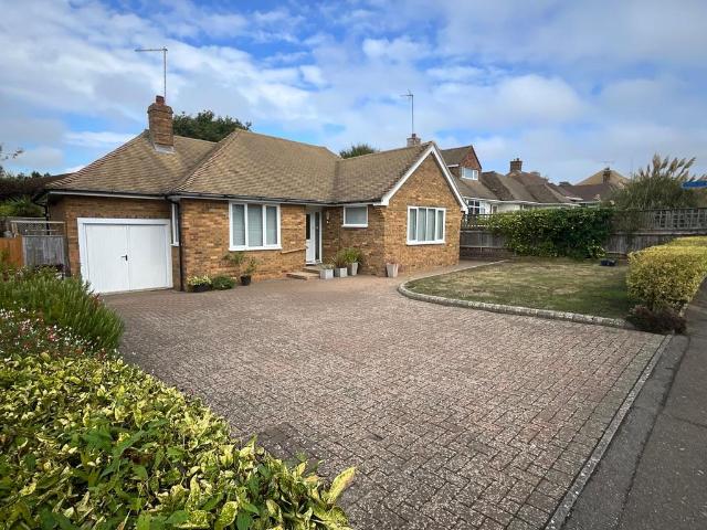 Bungalow for sale in Little Common, Heathlands