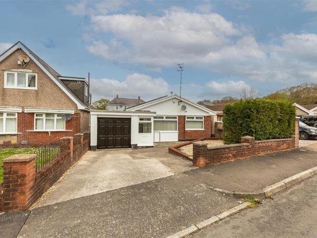 Bungalow for sale in Blaenhonddan, Bryncoch
