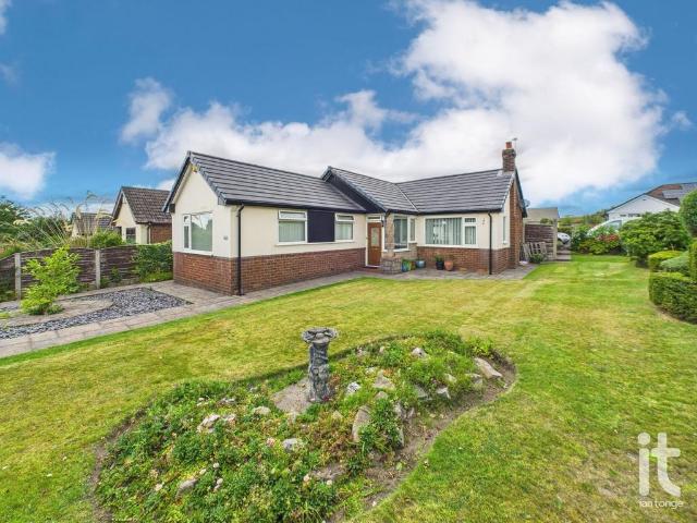 Bungalow for sale in Disley, Greater Manchester