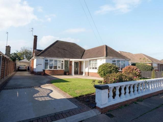 Bungalow for sale in Weelsby, Old Clee