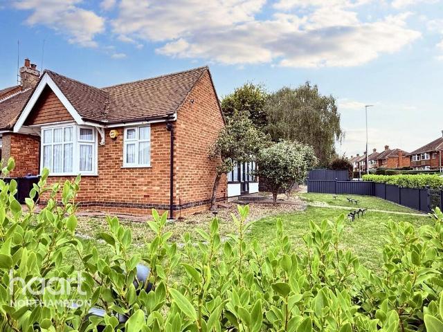 Bungalow for sale in Northampton, Northamptonshire