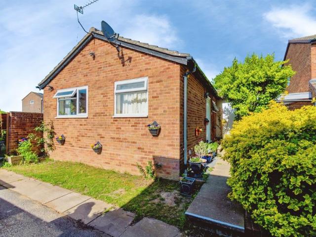 Bungalow for sale in Barton Stacey, Hampshire