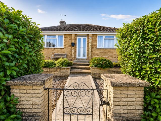 Bungalow for sale in Blunsdon, Broad Blunsdon