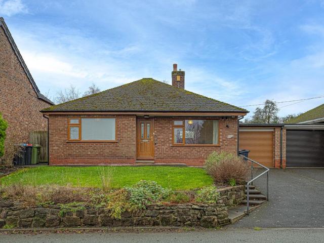 Bungalow for sale in Weaverham, Gorstage