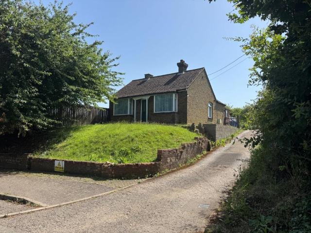 Bungalow for sale in Grove Park, Oad Street