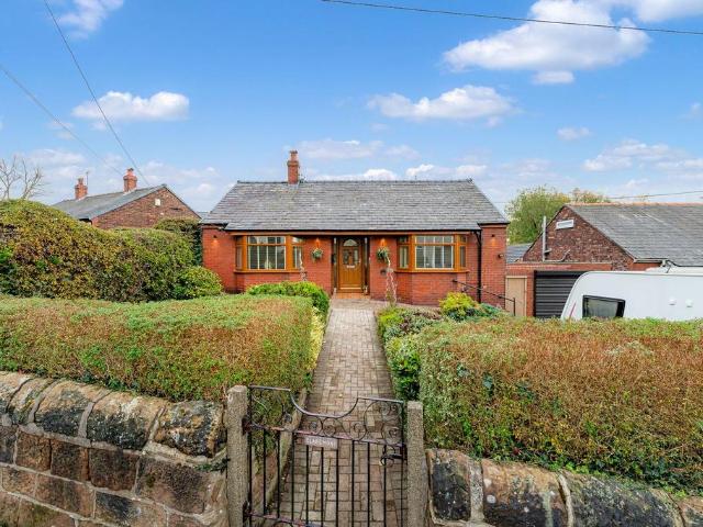 Bungalow for sale in Weston, Halton