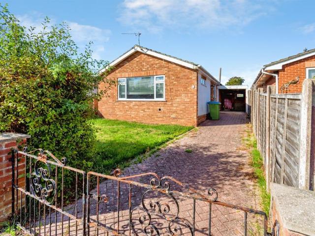 Bungalow for sale in Mansbridge, Southampton