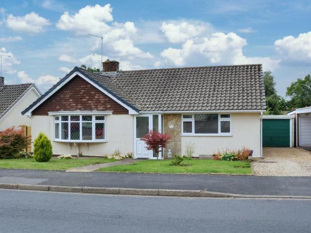 Bungalow for sale in Barton Stacey, Hampshire
