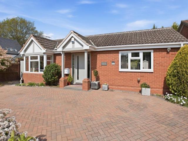 Bungalow for sale in Stratford-upon-Avon, Alderminster