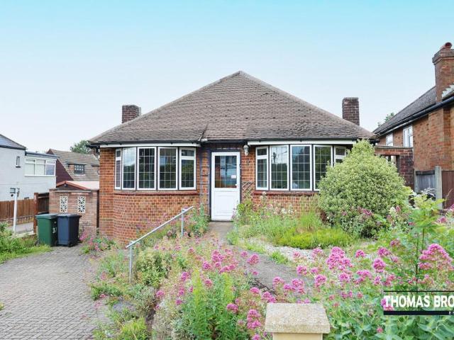 Bungalow for sale in Green Street Green, Greater London