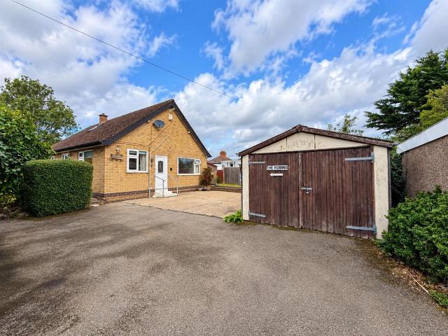 Bungalow for sale in Whetstone, Pinfold
