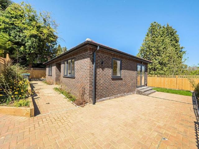 Bungalow for sale in London Borough of Croydon, Greater London