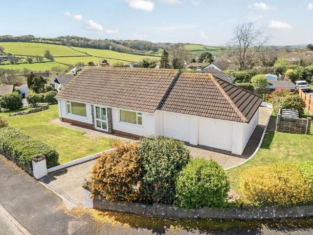 Bungalow for sale in Chillington, Strode