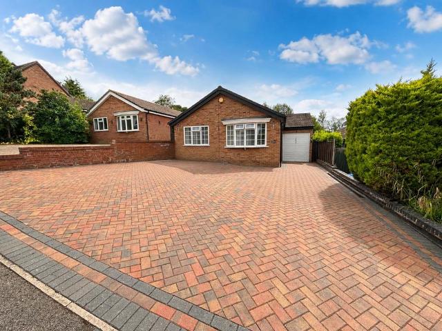 Bungalow for sale in Southfields, Northampton