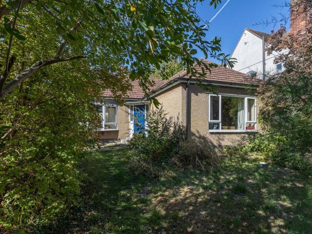 Bungalow for sale in Berrick Salome, Oxfordshire