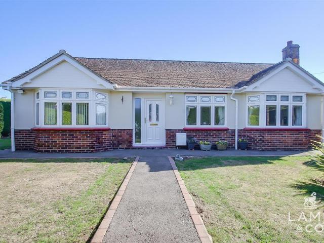 Bungalow for sale in Clacton-on-Sea, Tendring