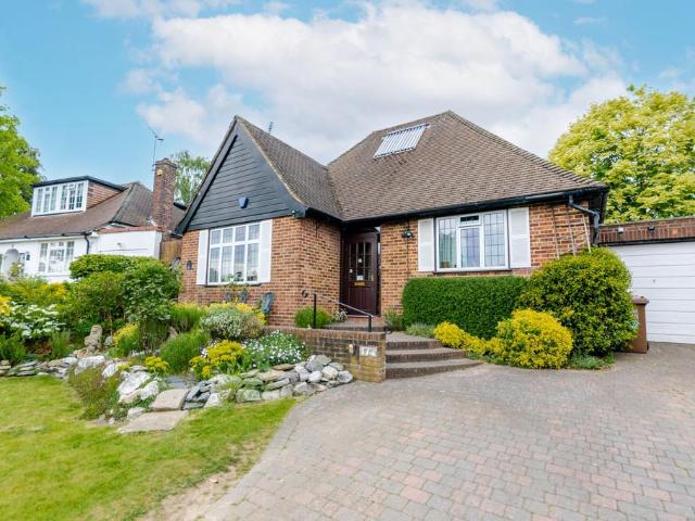 Bungalow for sale in Batchworth