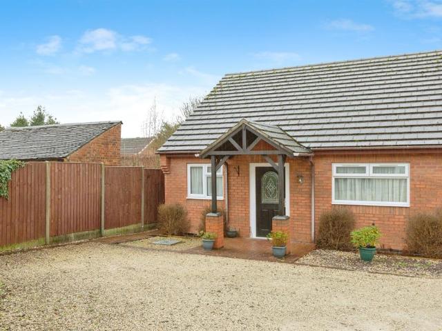 Bungalow for sale in Barwell, Barton