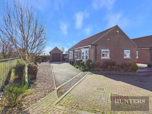 Bungalow for sale in Cayton