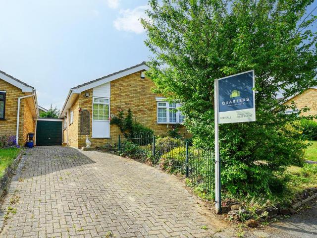 Bungalow for sale in Leighton-Linslade, Linslade