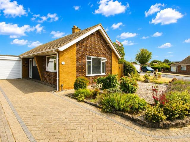 Bungalow for sale in Upton, Acol