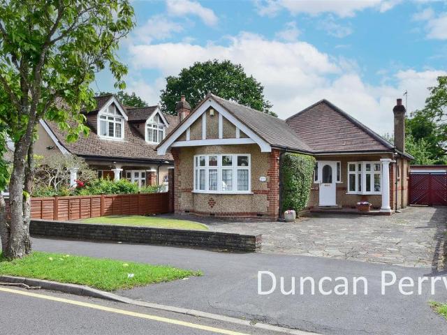 Bungalow for sale in Oakmere, Potters Bar
