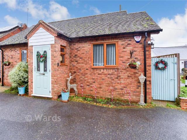 Bungalow for sale in Midway, Kent