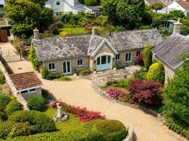 Bungalow for sale in Worle, Weston-super-mare