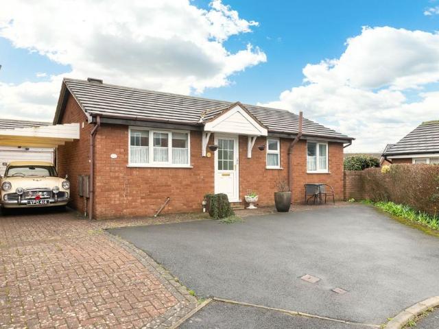 Bungalow for sale in Skelmanthorpe, West Yorkshire
