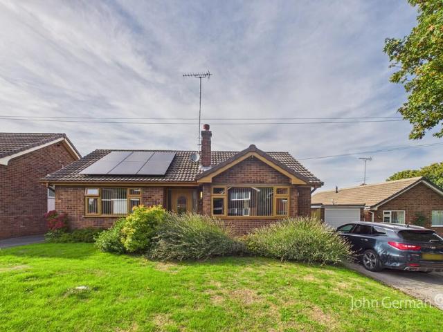 Bungalow for sale in Winshill, Beamhurst