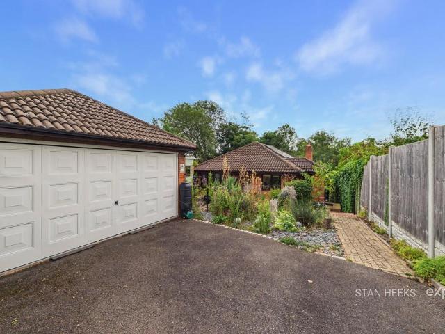 Bungalow for sale in Wollaston, Amblecote