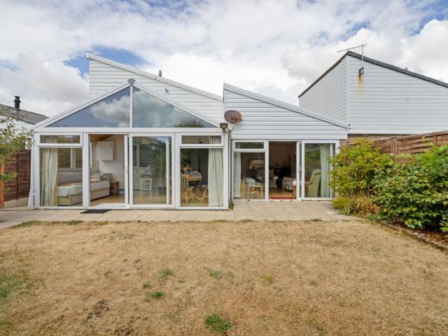 Bungalow for sale in Nyetimber, Arun