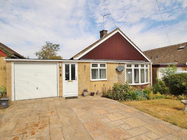 Bungalow for sale in North Leigh, Black Bourton
