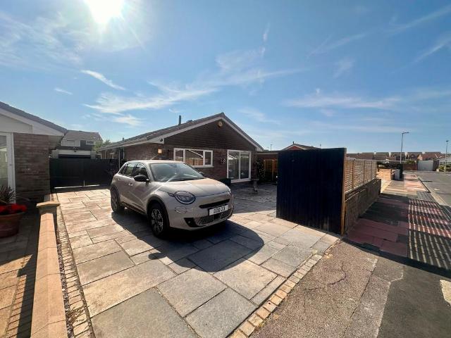 Bungalow for sale in St Anthony's Hill, Eastbourne