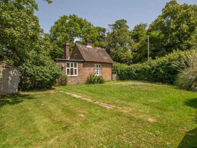 Bungalow for sale in Abbotsford, Perryfields