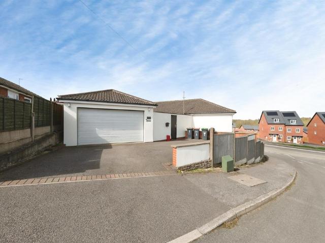 Bungalow for sale in Huthwaite, East Midlands