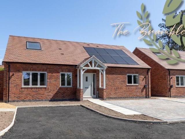 Bungalow for sale in Burgess Green, Rushock