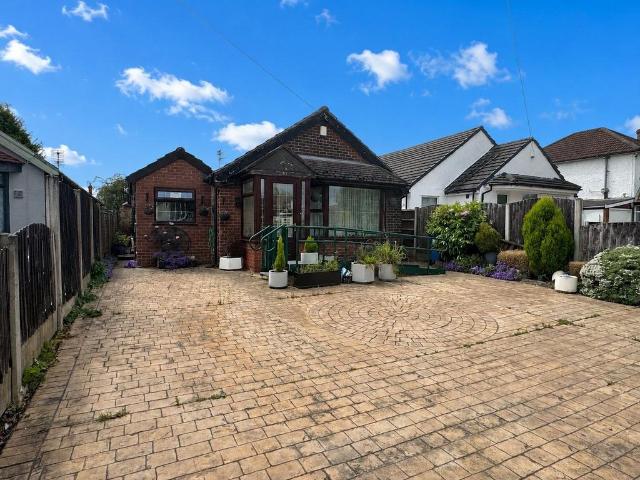 Bungalow for sale in Cheadle Hulme, Greater Manchester