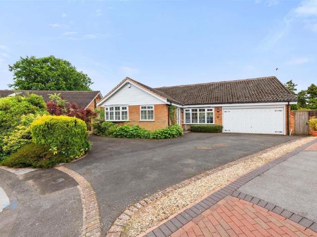 Bungalow for sale in Dorridge, West Midlands