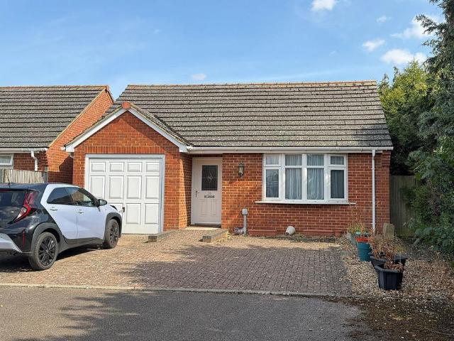 Bungalow for sale in Stotfold, Bedfordshire