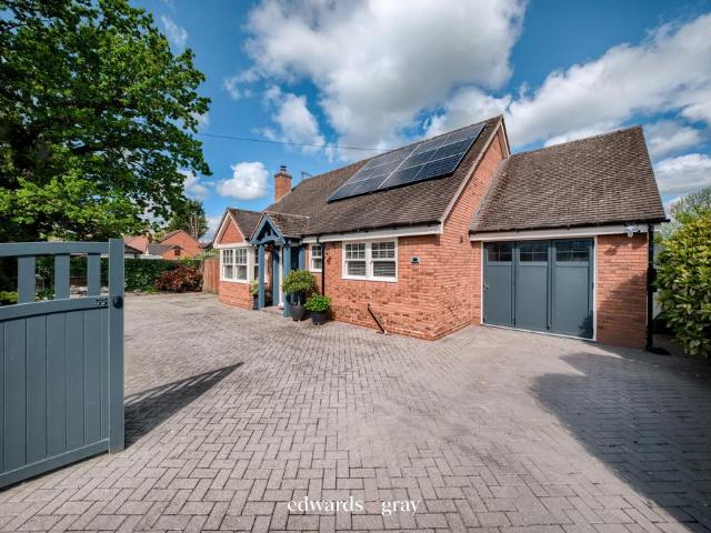 Bungalow for sale in Gun Hill, Warwickshire