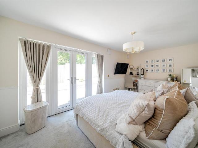 Bungalow for sale in London Borough of Croydon, Purley