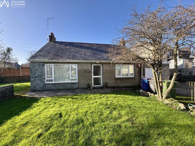Bungalow for sale in Porth-y-Felin, Holyhead
