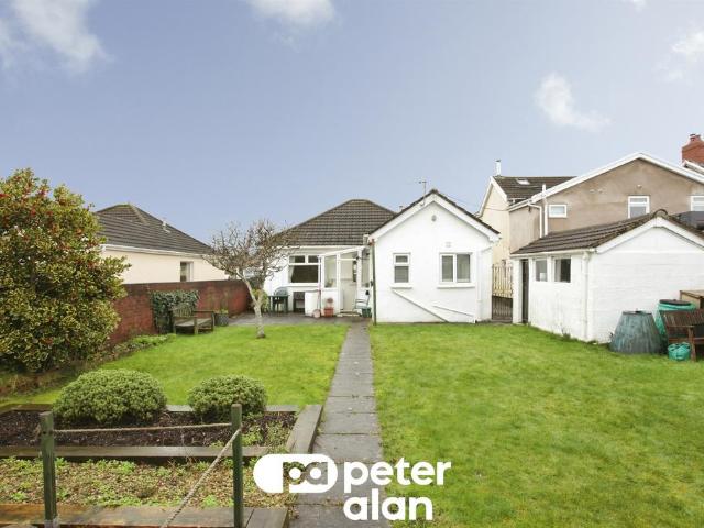 Bungalow for sale in Springfield, Pontllanfraith
