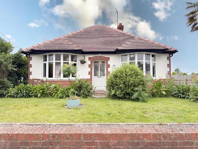 Bungalow for sale in Kidwelly, Wales