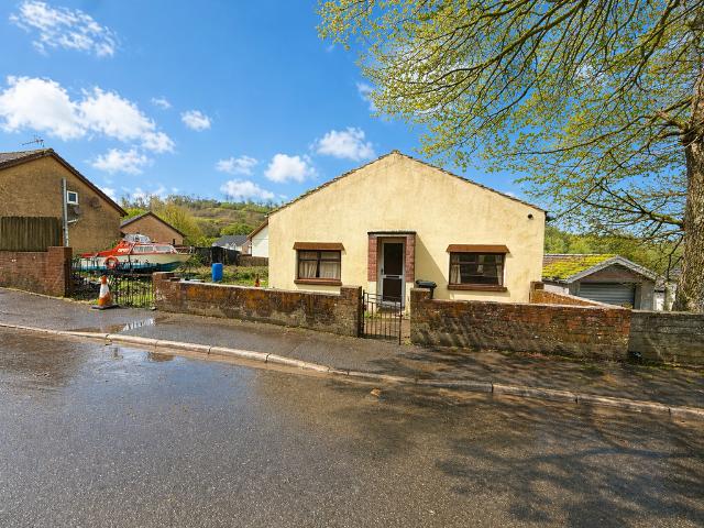 Bungalow for sale in Mountain Ash East, Wales